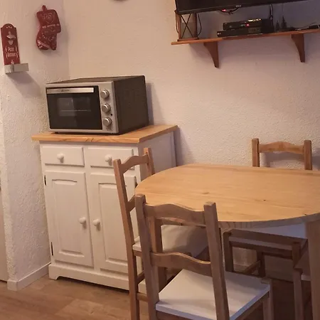 Apartment Guzet Neige, De 32 M2 Avec Balcon Dans Les Pyrenees Aux Pieds Des Pistes Ustou